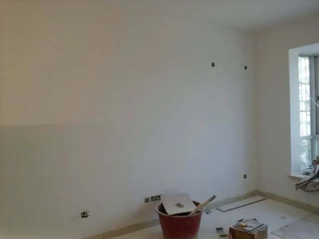 腻子粉施工怎么让腻子达到达到光亮坚固的效果